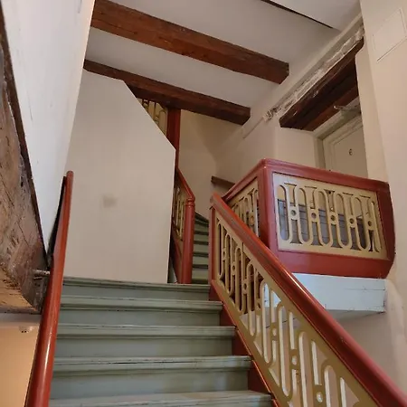Old Town's Charming Attic Studio Apartamento *