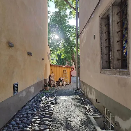 Apartamento Old Town's Charming Attic Studio